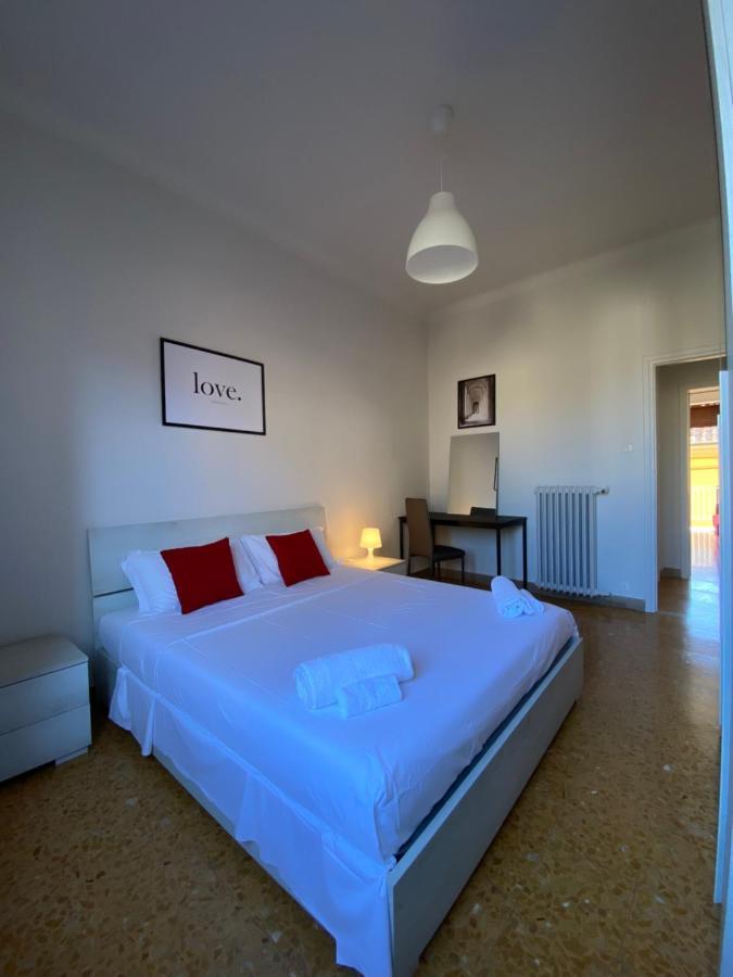 Comodo E Confortevole Nel Cuore Pulsante Di Pisa Bagian luar foto